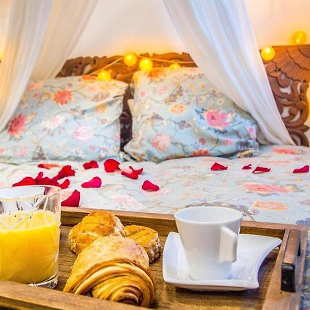 Jacuzzi - La Petite Romantique - Flobnb 拉昂 外观 照片
