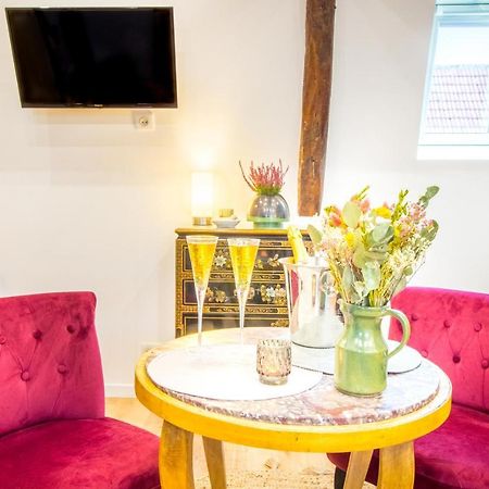 Jacuzzi - La Petite Romantique - Flobnb 拉昂 外观 照片